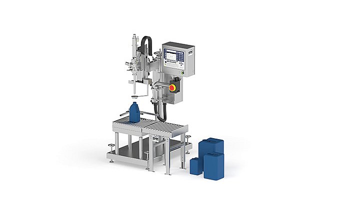 Eine moderne Abfüllanlage mit einem digitalen Steuergerät, die bereit ist, Flüssigkeiten abzufüllen.