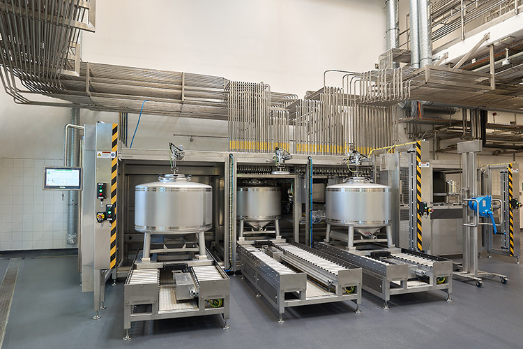 Dosier- und Abfülltechnik von FRICKE für Parfüm- und Aromenrezepturen.